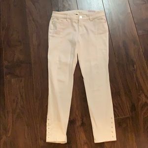 White ankle skinny jeans